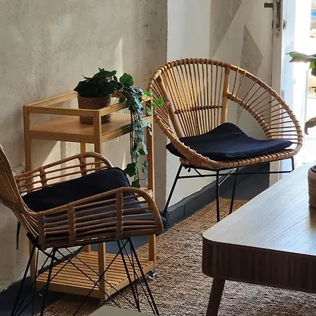 Bright 1br Retreat - 5 Min Walk To The *