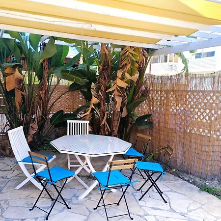 Bright 1br Retreat - 5 Min Walk To The * Ларнака
