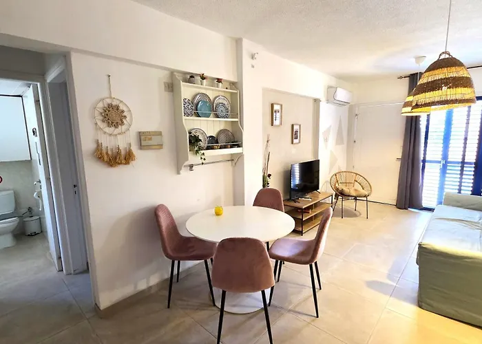 Boho Greek Haven With Orange Grove Views Near דירה